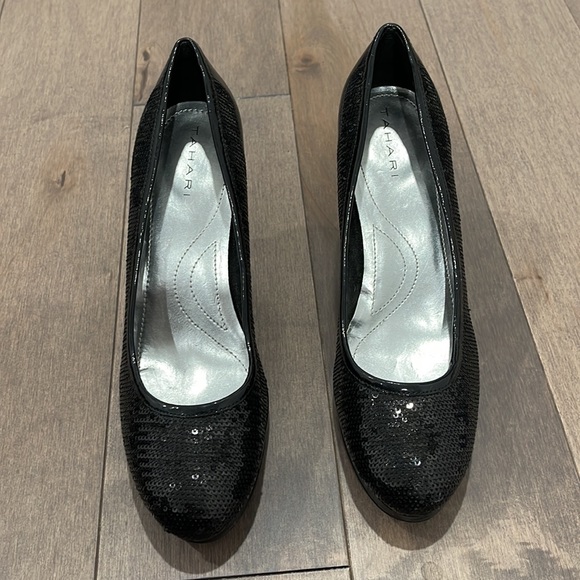 Tahari heels size 8 - Picture 1 of 14